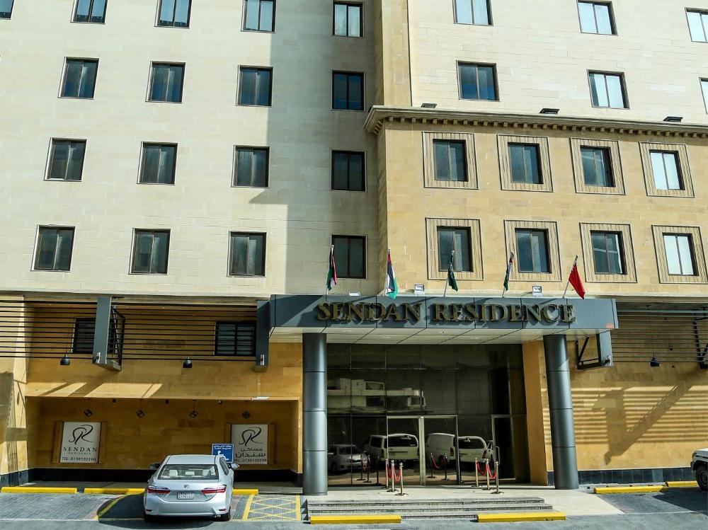 Deluxe One-Bedroom Apartment